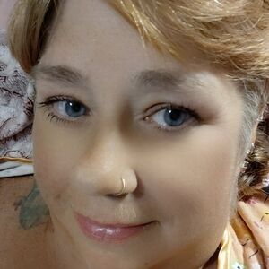 Meet your Posher, Adria